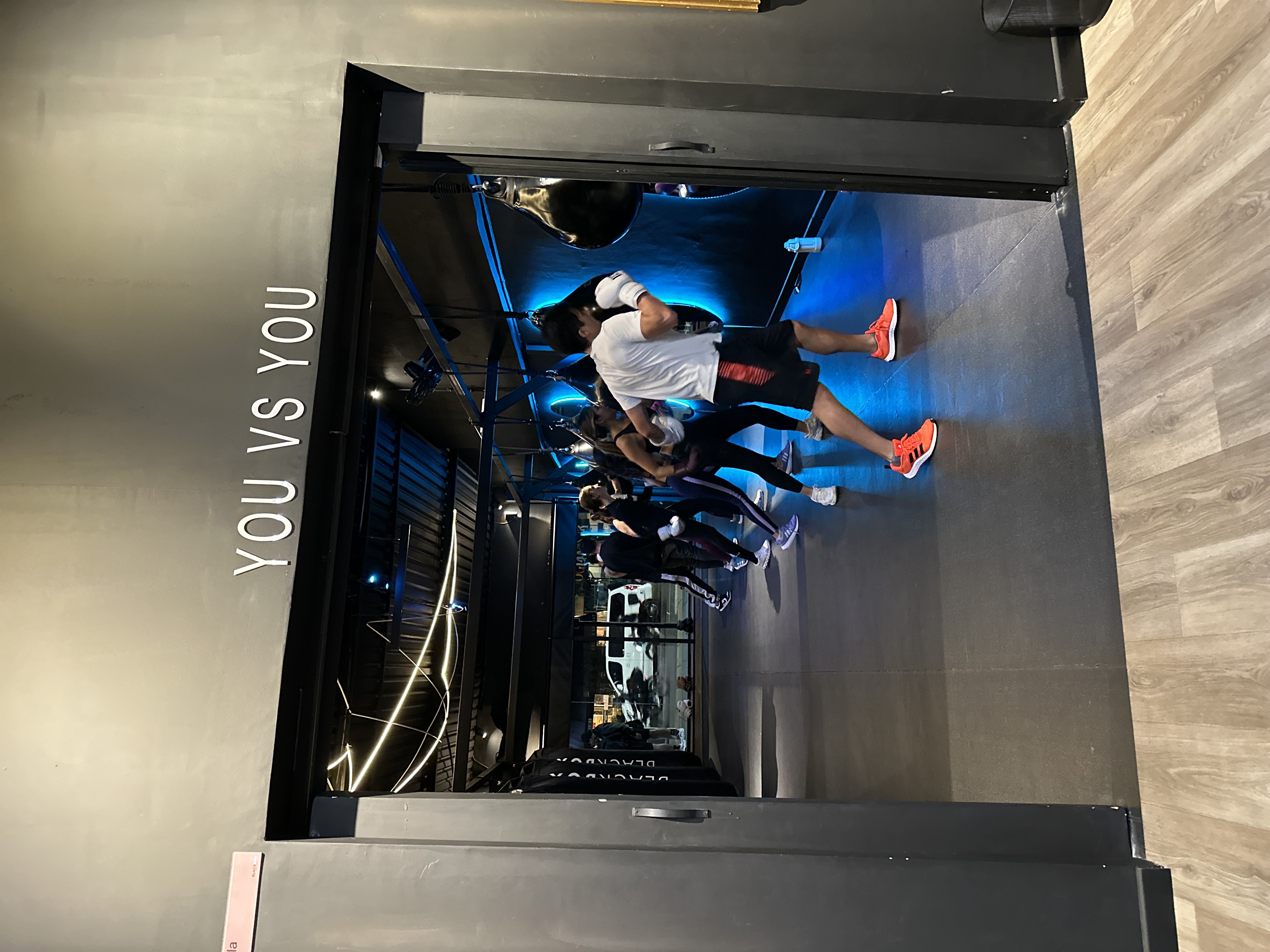 BlackBox Hybrid — estudio boutique, slide 4